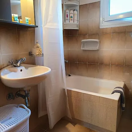 Marlene Καραβόμυλος